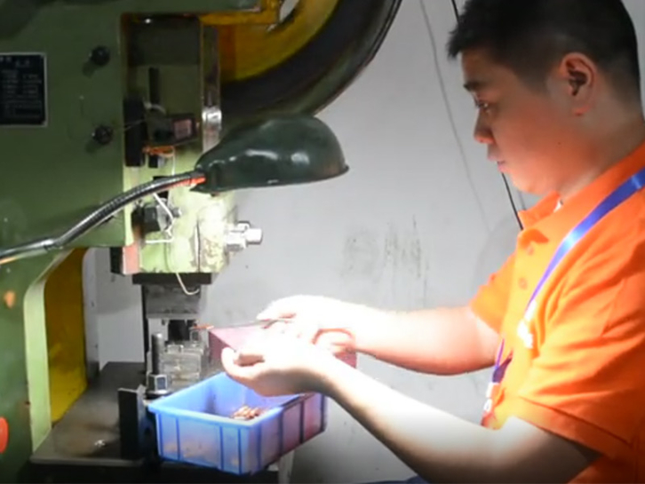 Stamping process of connector terminals