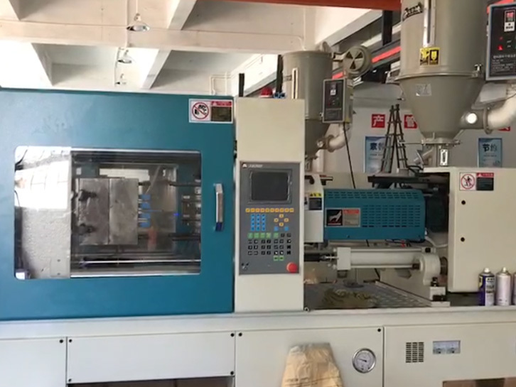 Connector injection molding process